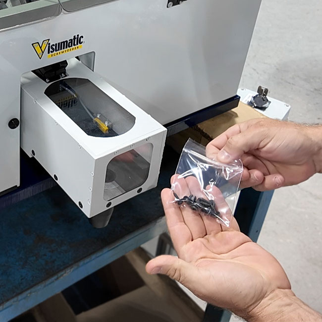 Screw Presenter for Kitting Bagging Operations