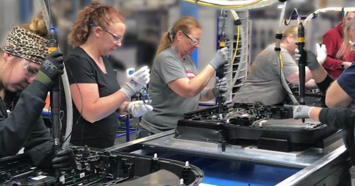Handheld vs Robotic Screwdriving Systems Explained